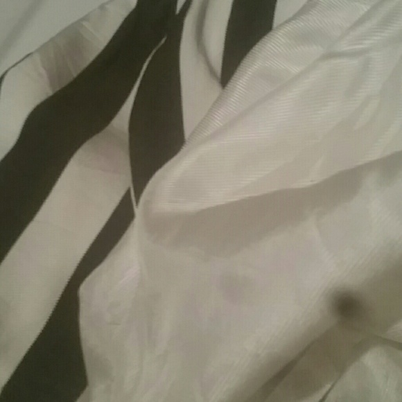 ZARA SUPER CUTE (JUSTDOESN'T QUIT FIT ME). - Picture 4 of 7